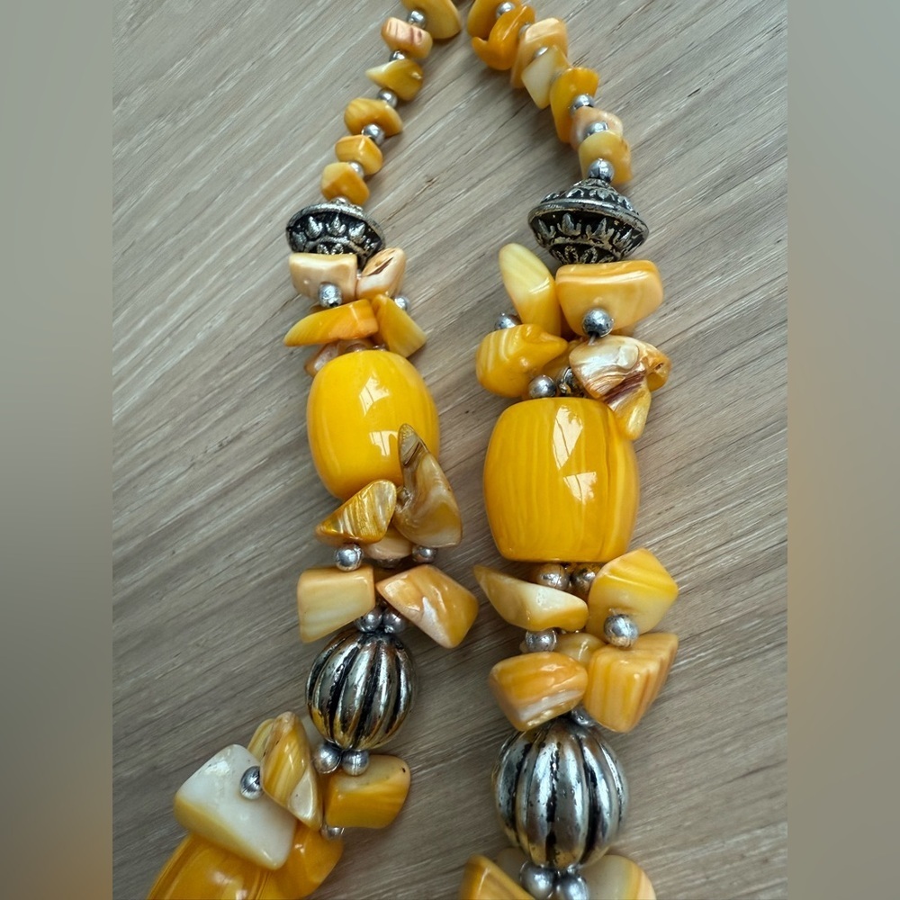 Vintage Yellow Beaded Jewelry Set with yellow stones, bracelet necklace charm - Picture 12 of 16
